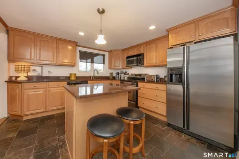 Kitchen - 100 Pratt Rd, Clinton, CT 06413 photo 1 of 2