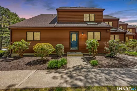 97 W Main St #5, Niantic, CT 06357