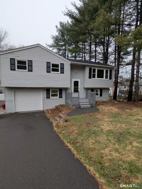 1 Hamill Dr, Winchester, CT 06098