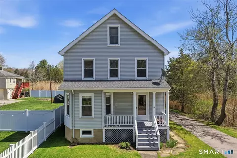 46 Hatch St, Mystic, CT 06355
