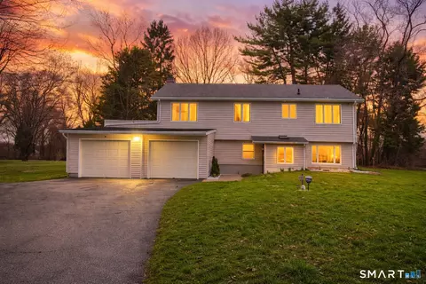 18 Caulkins Rd, Norwich, CT 06360