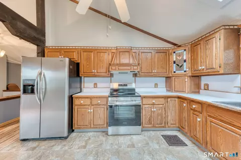 Kitchen - 467 Providence Tpke, Hampton, CT 06247 photo 2 of 3