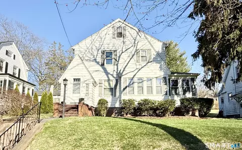 197 Kneeland Rd, New Haven, CT 06512