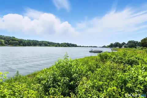 82 Cove Rd, Stonington, CT 06378