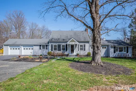 408 Breakneck Hill Rd, Middlebury, CT 06762