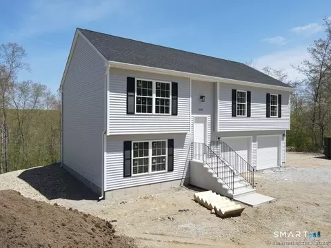 95 Butlertown Rd, Waterford, CT 06385