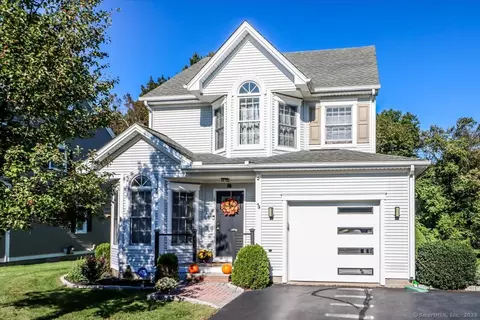 17 Olde Village Cir #17, Wallingford, CT 06492