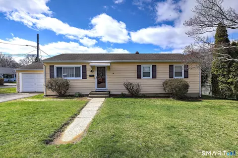 41 Boothbay St, Milford, CT 06460