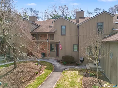 45 Far View Cmns #45, Southbury, CT 06488