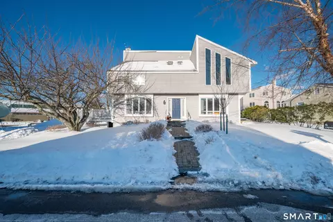 6 Leeway Dr, Westbrook, CT 06498