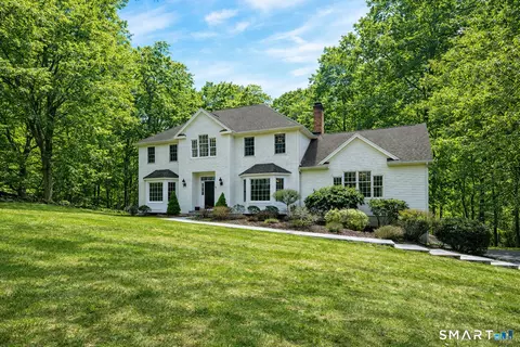 2 Eden Hill Rd, Newtown, CT 06470