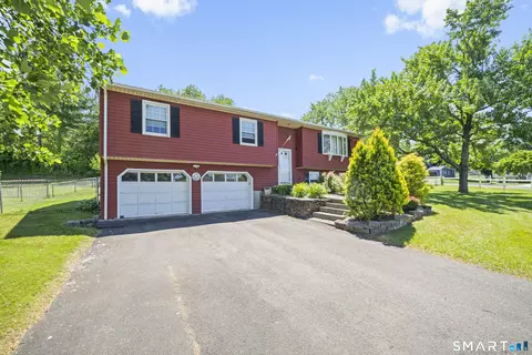 55 Hacienda Cir, Plantsville, CT 06479