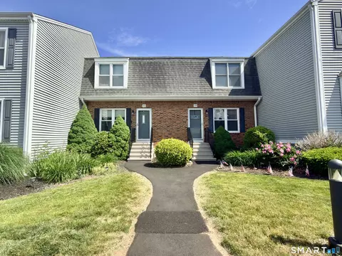 101 Summerhill Rd #101, Wallingford, CT 06492
