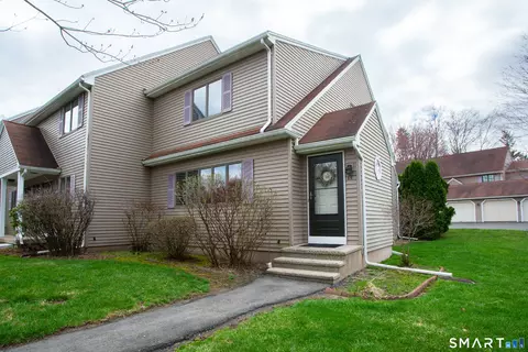 66 Woodcock Ct #66, Windsor Locks, CT 06096