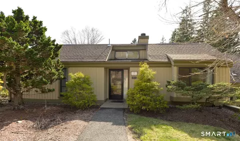 495 Heritage Vlg #A, Southbury, CT 06488