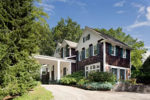 16 Westmount Rd, Salisbury, CT 06068