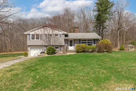6 W Highland Rd, Mansfield, CT 06250