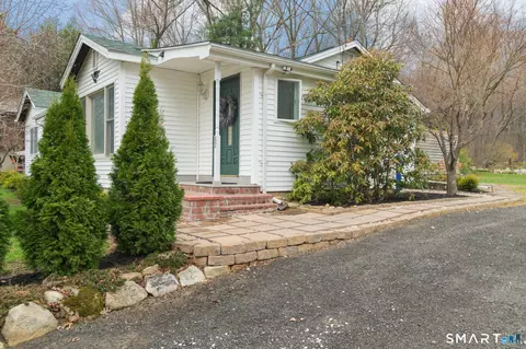 82 Sherry Ln, New Milford, CT 06776