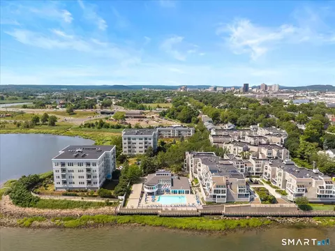 13 Harbour Close Close #13, New Haven, CT 06519