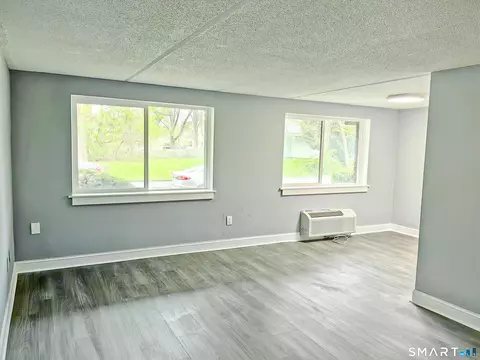 126 Triangle St #A16, Danbury, CT 06810