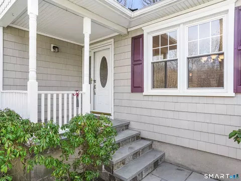 15 Old Village Ln, Trumbull, CT 06611