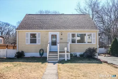 133 Marlborough Ter, Fairfield, CT 06824