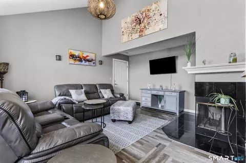 79 Carriage Crossing Ln #79, Middletown, CT 06457