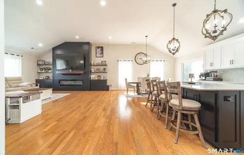 69 Cronin St, Bristol, CT 06010
