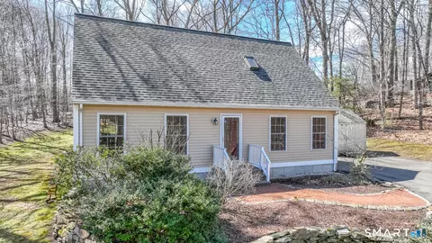 17 Flatbrook Rd, East Hampton, CT 06424