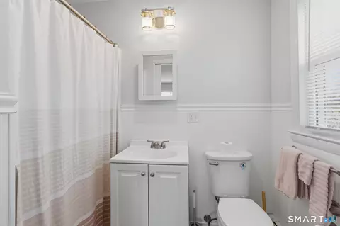 Bath - 9 Evas Dr, Brookfield, CT 06804 photo 1 of 2