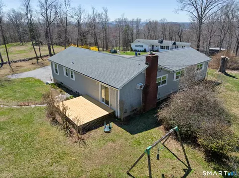 Exterior - 9 Evas Dr, Brookfield, CT 06804 photo 5 of 7