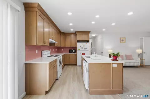 Kitchen - 9 Evas Dr, Brookfield, CT 06804 photo 2 of 3