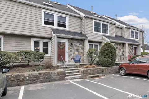 5 Glen St #204, Greenwich, CT 06830