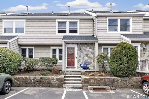 5 Glen St #204, Greenwich, CT 06830