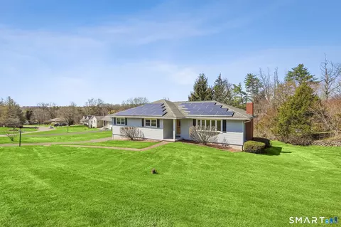 14 Sil Cam Dr, Danbury, CT 06811