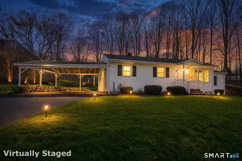 4 Midway Dr, Bethel, CT 06801