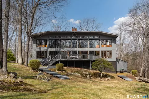401 Three Corners Rd, Guilford, CT 06437