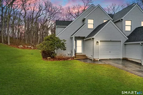 11 Windy Ridge Pl #11, Waterford, CT 06385