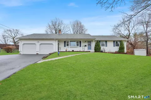 41 Clover Ln, East Hartford, CT 06118