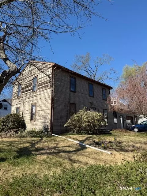 11 Beverly Dr, Bridgeport, CT 06610