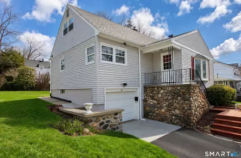 54 Woodstock St, Waterbury, CT 06704