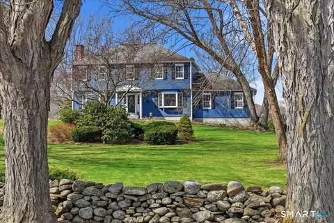 792 Wrights Crossing Rd, Pomfret, CT 06259