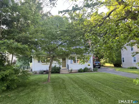 90 Old Brickyard Ln, Berlin, CT 06037