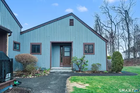 8 Shepard Hill Rd #8, Hamden, CT 06514