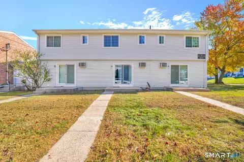 30 Woodglen Dr #7B2, Waterbury, CT 06705