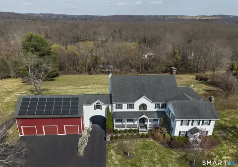 109 Long Meadow Hill Rd, Brookfield, CT 06804