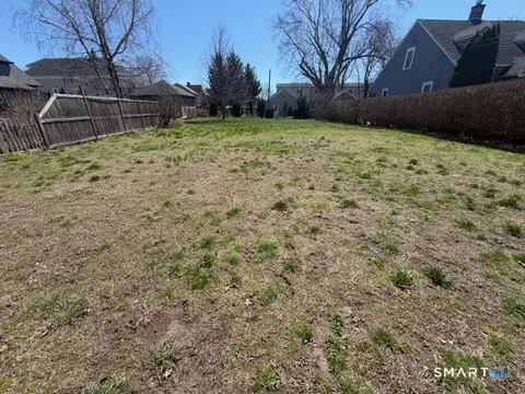 37 Bartram Ave, Bridgeport, CT 06605