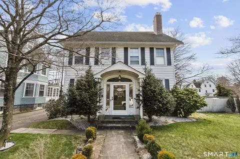 65 Brooklawn Pl, Bridgeport, CT 06604