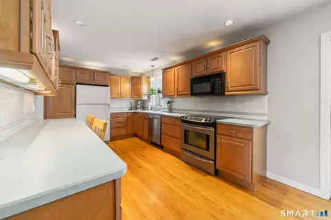 Kitchen - 51 Sky View Cir, Hamden, CT 06514 photo 1 of 4