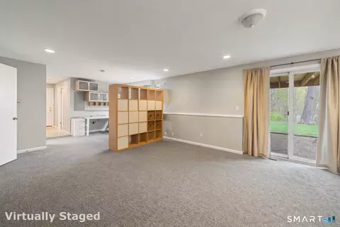 Living - 51 Sky View Cir, Hamden, CT 06514 photo 5 of 7